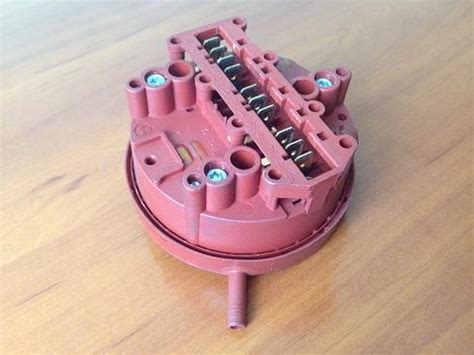 Прессостат 124861281 Zanussi FA1032-1 AQUACYCLE 1000 | ТЕХНО БАРАХОЛКА