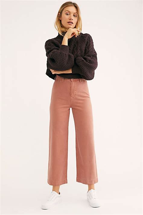 Best Travel Pants For Moms | PS Family