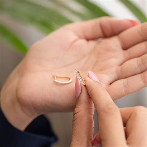 Buy Scarlett Sparkle Diamond Hoop Earrings Online | CaratLane