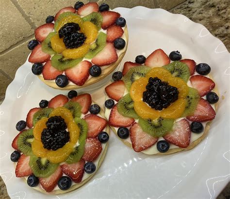 Sydney Steele Photography - Still so in LOVE with these senior photos