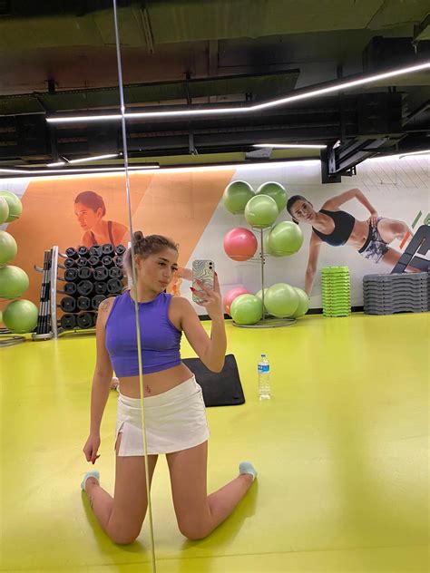 Üniversiteli Fenomen Meriç 2 & Bol Videolu (Grup Seks İçerir) - Utanmaz