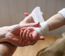 how to close a deep wound at home