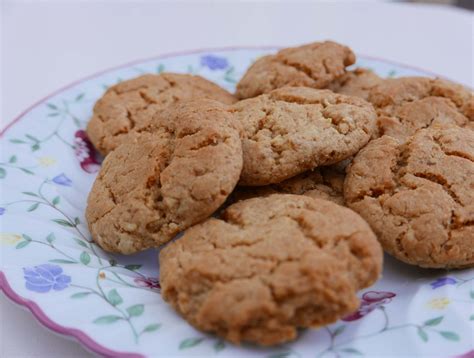 ginger biscuits everyday cooks