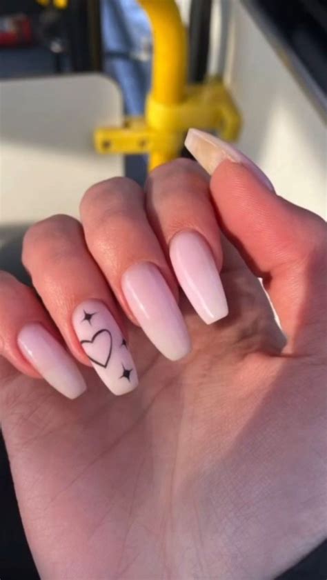 маникюр 2022 | Acrylic nails coffin short, Blush nails, Swag nails