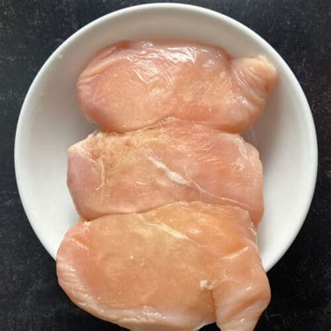 how long to defrost chicken in refrigerator