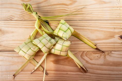 ketupatpouchesonwoodenketupat