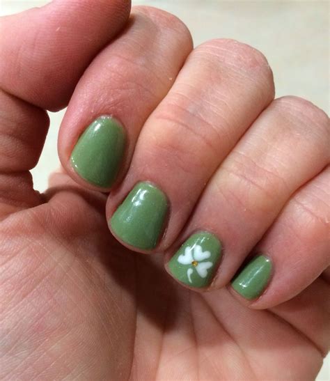 simple st patrick's day nails 11