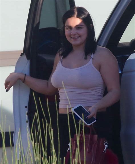 Ariel Winter 01/09/2021 • CelebMafia