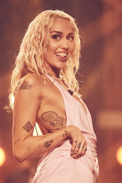 Leo Zodiac Traits: Personality and Characteristics for August 13 10