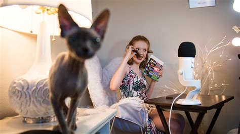 Insider look at Colorado ASMR artist Makenna Kelly, Life with MaK