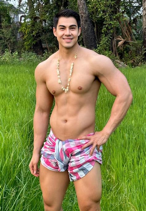 Nawin Wannvong หนุ่มหล่อหุ่นแซ่บ ซิกแพคแน่น เป้าตุงโดนใจ