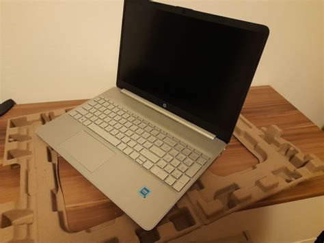 HP Laptop 15s-fq3033nm (8A828EA) NOVI!