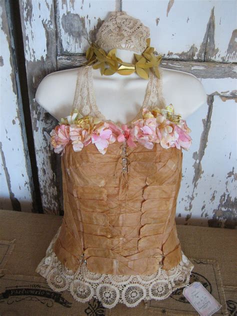 Vignettes Antiques: Fleur de Tea