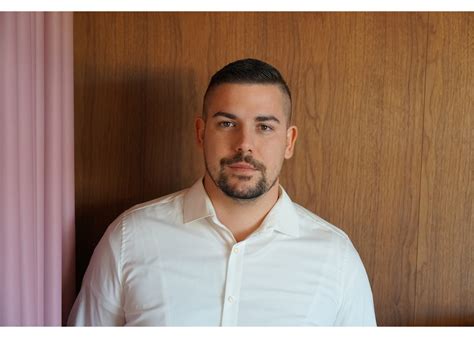 Sell Domains Confidently: Use EstiBot to Set the Right Price and