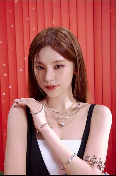 Йеджи JAPAN NEW PROFILE #Yeji #ITZY #RINGO | Вселенная Хван Йеджи ...