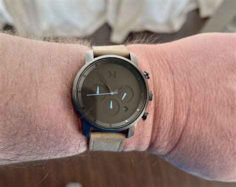 [Advice] Newb with fat forearms - how to stop the watch from sliding