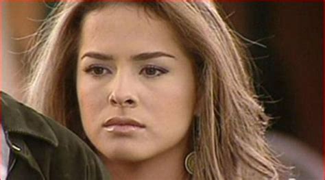 ju kujtohet norma  pasioneve te fshehta ja  duket sot ajo alb