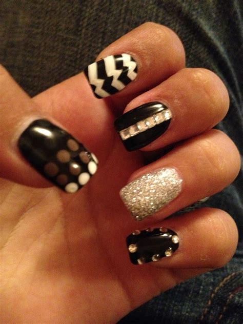 Edgy nails | Almond nails, Edgy nails, Chrome nails