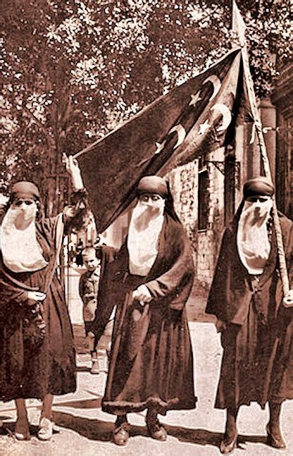 Roads to the Great War: The Postwar Egyptian Revolution of 1919
