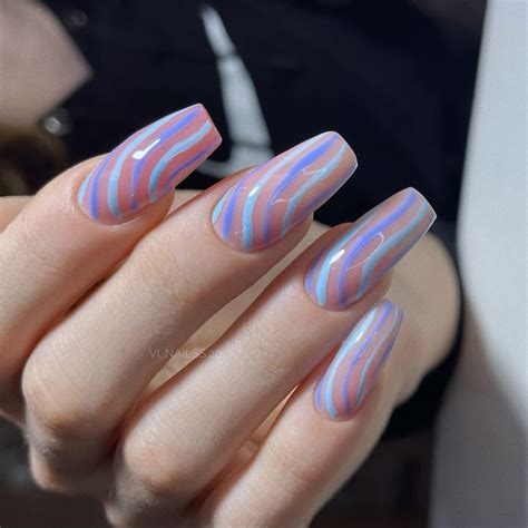Маникюр с линиями | Nails, Beauty