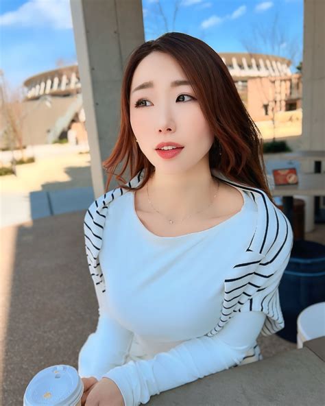 𝐻𝑖𝑟𝑜𝑚𝑖 | Hiromi 44歳 ️ 飾らない日〜♪ ୨୧┈┈┈┈┈┈┈┈┈┈┈┈┈୨୧ 💎FCサイトでグラビアに挑戦中💎