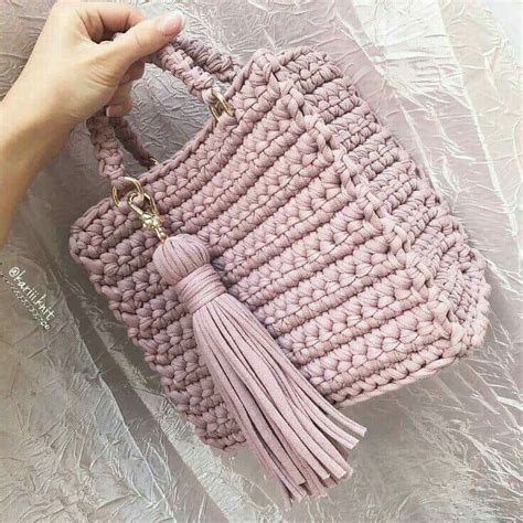 Сумка из трикотажной пряжи | Сумки, связанные крючком, Вязаные кошельки ...