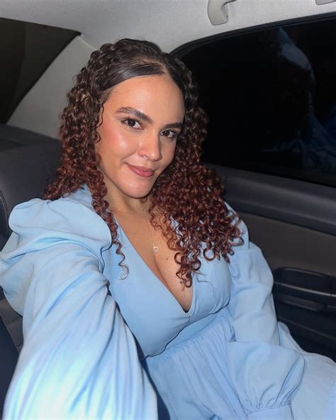 Larissa Carvalho (@laritinyy) • Instagram photos and videos