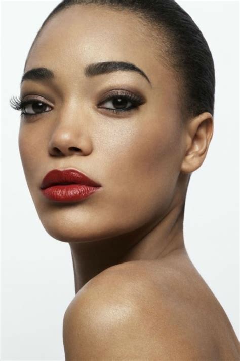 Cassie Clare - Biografía, mejores películas, series, imágenes y