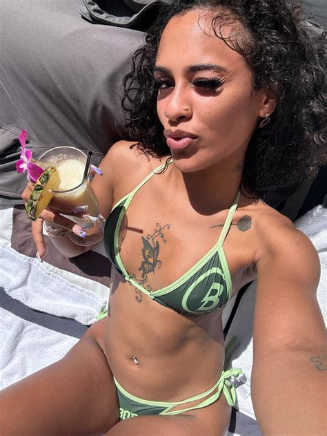 what happened to ahna macs face 6