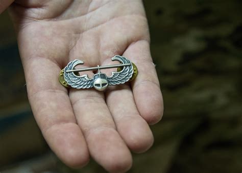 EOD Airmen first to graduate Army air assault school > Air University ...