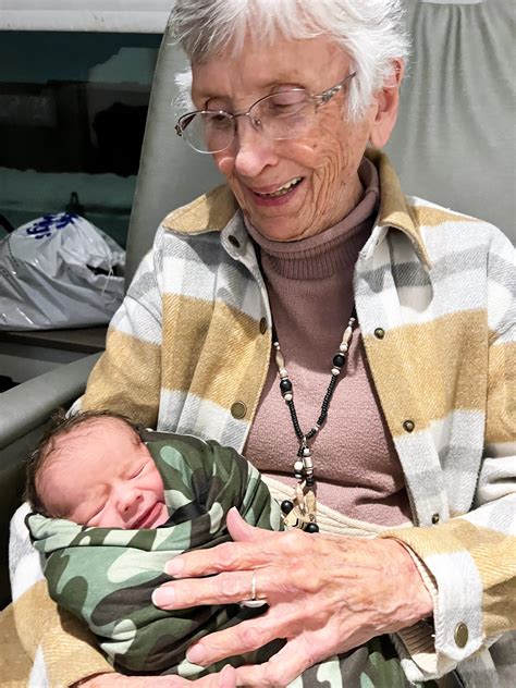 Great-grandma with dementia remembers a lullaby when holding newborn baby