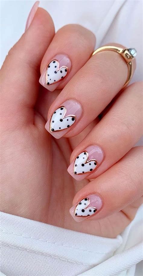 39 Chic Nail Design Ideas For Summer – Polka dot hearts | Chic nail