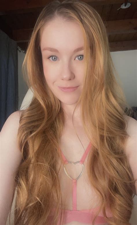 Emily Bloom on Twitter: "Live on mfc http://Mfc.im/emilybloom"