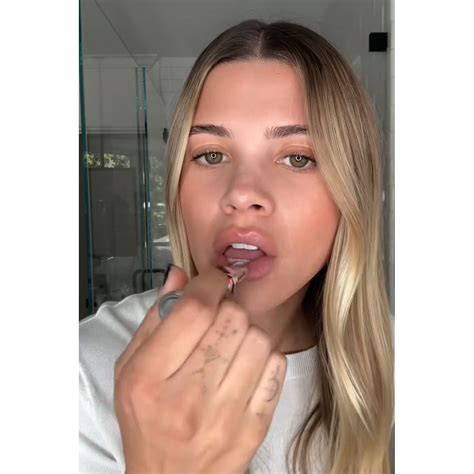 Sofia Richie's Irresistible Twist on the Pumpkin Spice Lip Trend Will