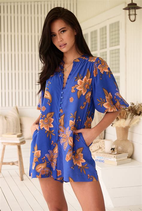 BOHEMIAN LOVE RUNWAY