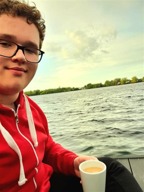 Just curious, who is my celebrity lookalike? : r/teenagers