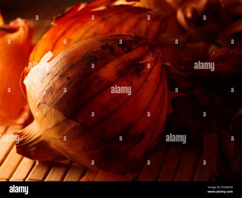 Skin of onion hi-res stock photography and images - Alamy