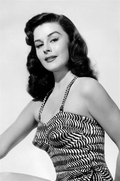 Elaine Stewart - Biografía, mejores películas, series, imágenes y