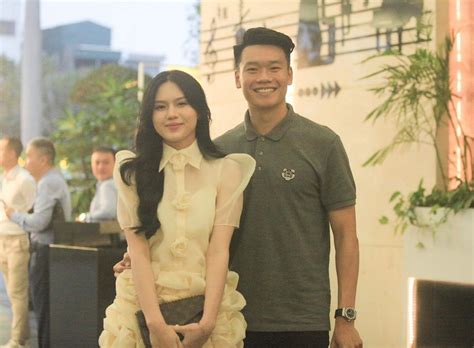 Soi gu thời trang của dàn cầu thủ Việt Nam dự đám cưới Quang Hải