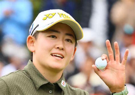 岩井明愛がLPGA表彰式のオフショット公開 グリーンジャケットでヘアメイクの様子も - 米国女子ゴルフ写真ニュース : 日刊スポーツ