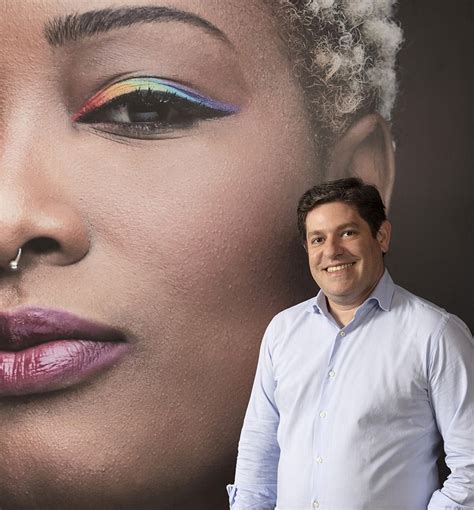 avon muda modelo da forca de vendas empresas valor economico