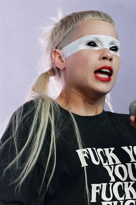 Yolandi Visser's Hairstyles & Hair Colors | Steal Her Style