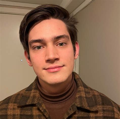 Haugesund, Karmøy | Theodor (21) skrev en sang hver dag i et år: – Du ...
