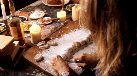 RICCIARELLI ITALIAN CHRISTMAS COOKIES – Kylie Flavell