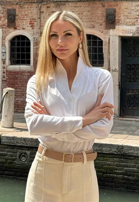 Job seekers are questioning why the business consultant salary varies so much 12