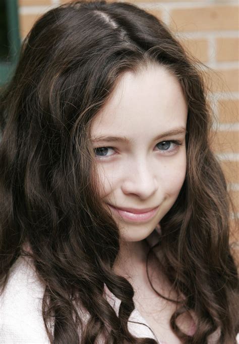 Pictures of Jodelle Ferland