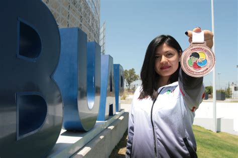 Victoria Cruz Romano, orgullo y ejemplo de formación integral en la