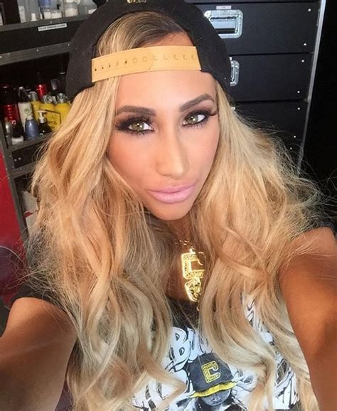 Carmella | Scrolller