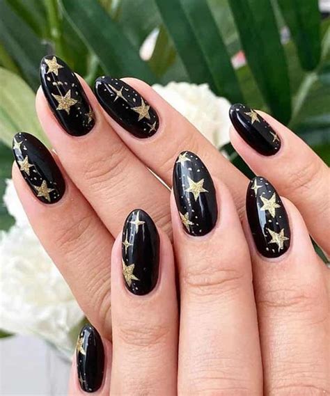 50+ Simple Black Nail Designs (2024) - TailoringinHindi