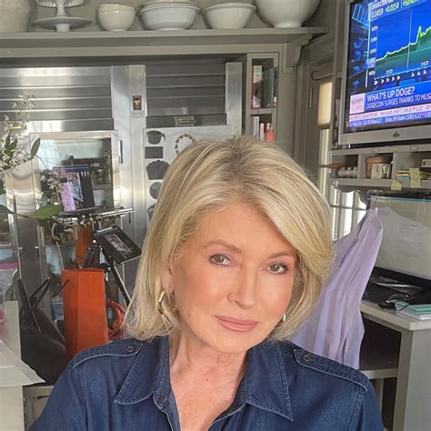 Martha Stewart loves being a 'bona fide sex symbol' at 81: 'Fantastic